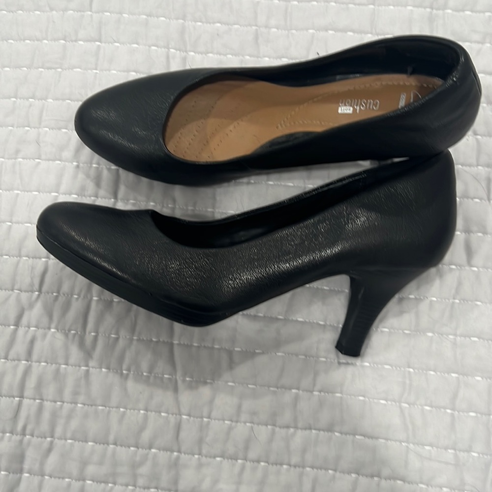 Clarks cushion heels